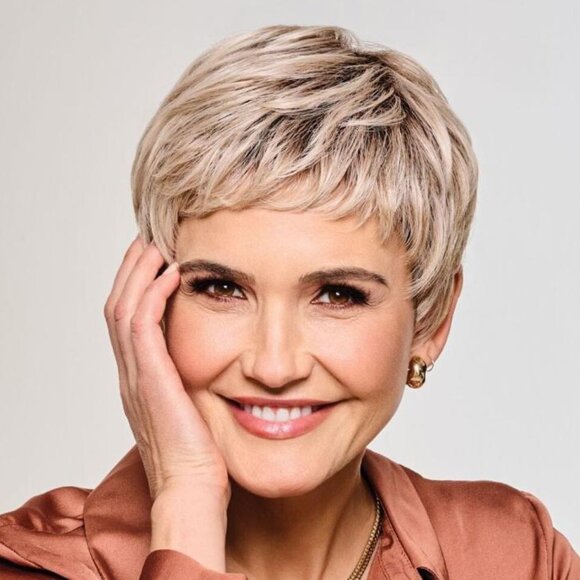 RAQUEL WELCH STRAIGHT CHIC (PETITE/AVERAGE) in RL6/8 Dark Chocolate - Picture 7 of 8